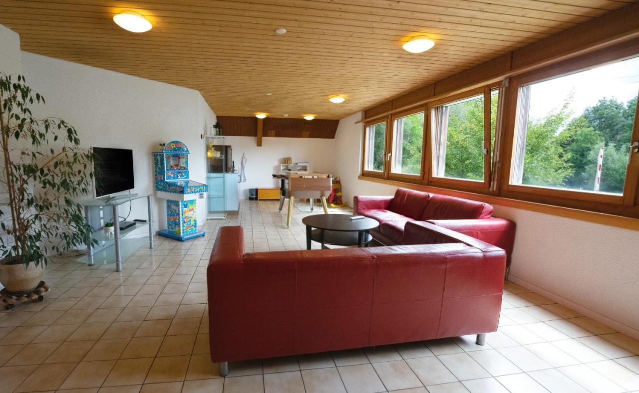 Delemont Youth Hostel Exteriör bild