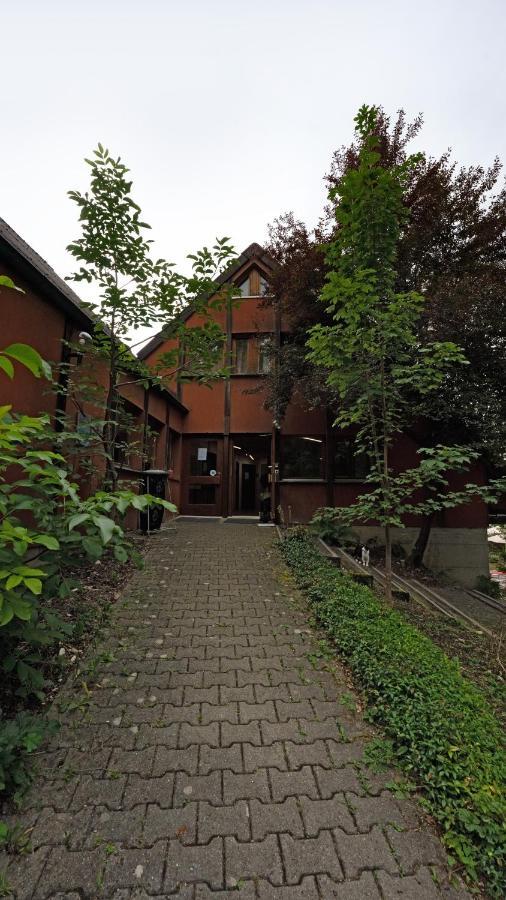 Delemont Youth Hostel Exteriör bild
