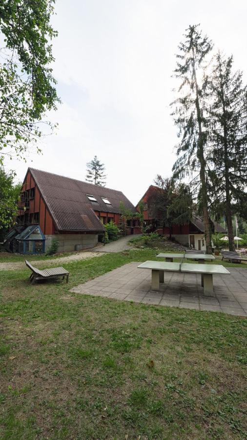 Delemont Youth Hostel Exteriör bild
