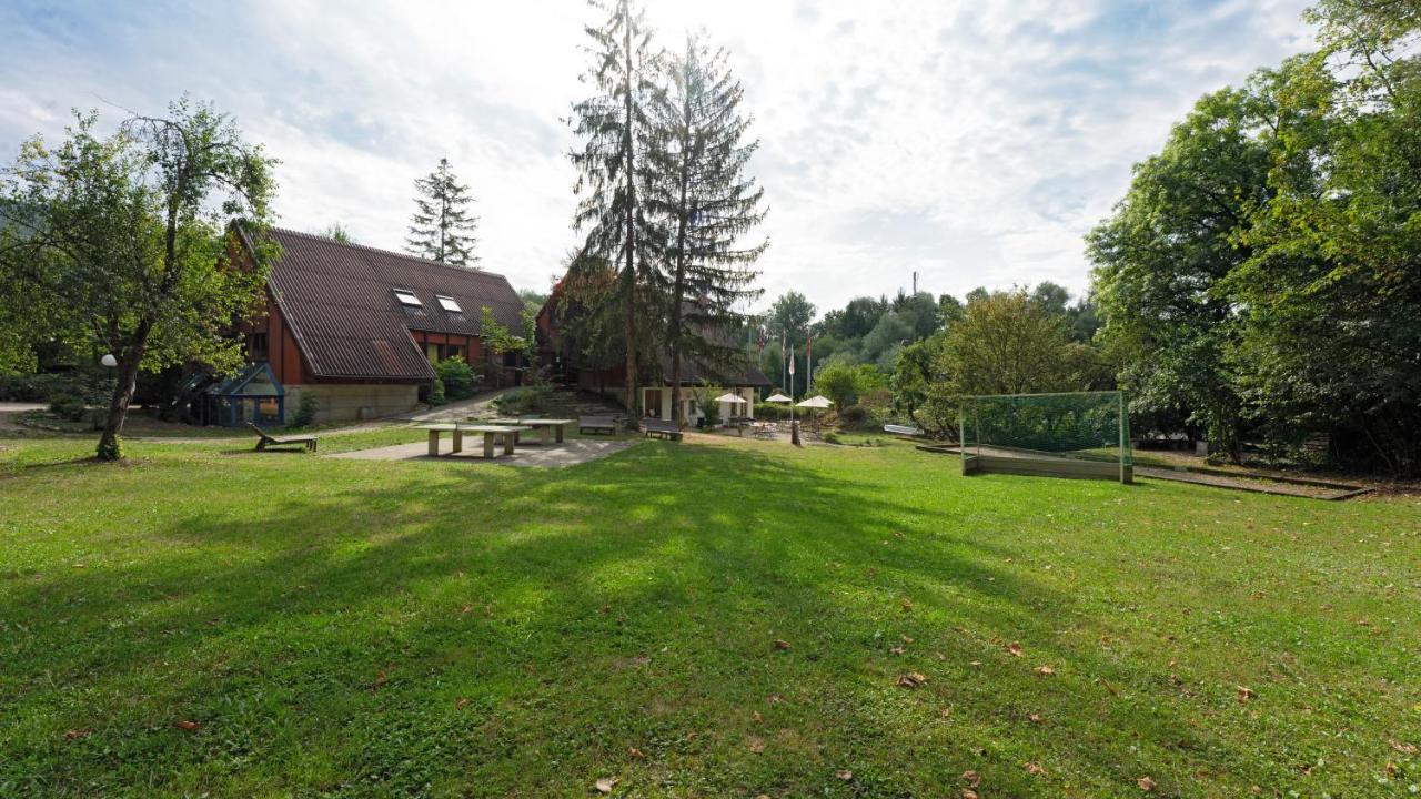 Delemont Youth Hostel Exteriör bild