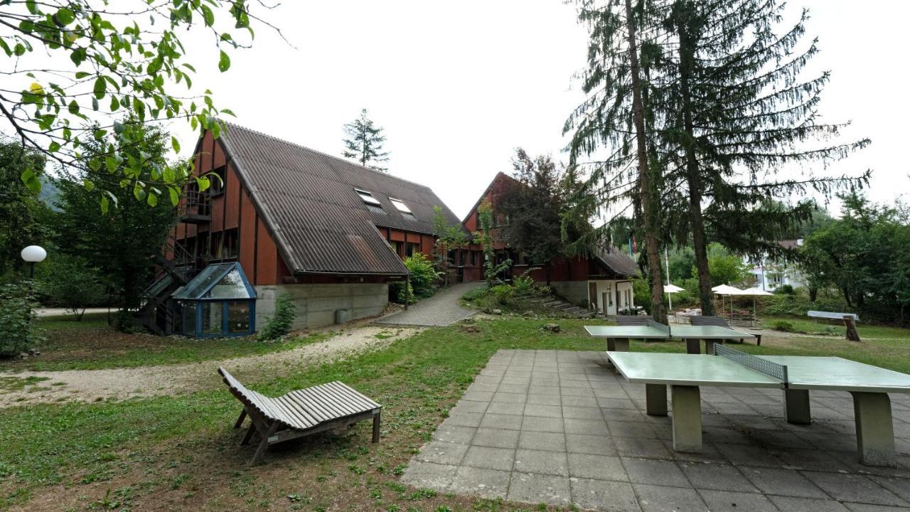 Delemont Youth Hostel Exteriör bild