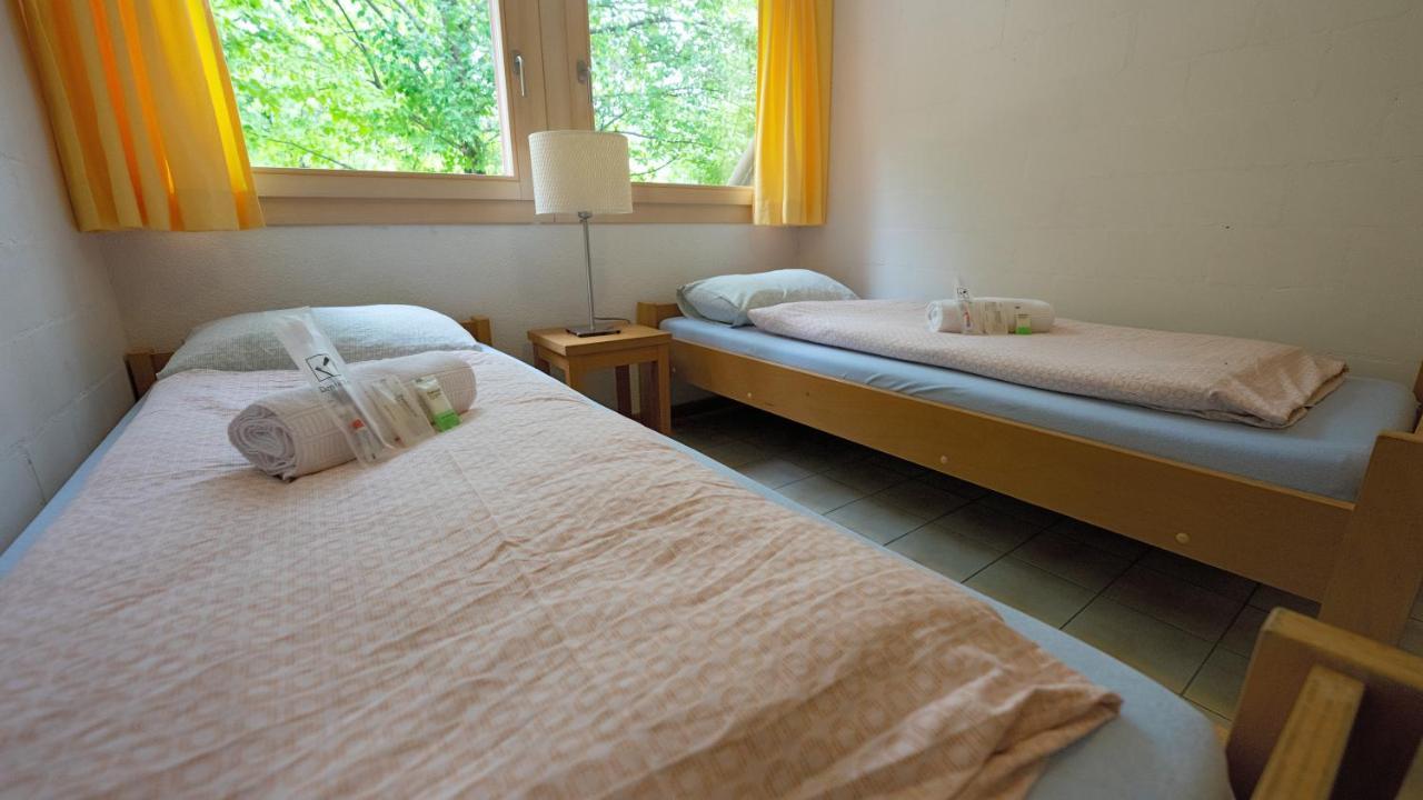 Delemont Youth Hostel Exteriör bild