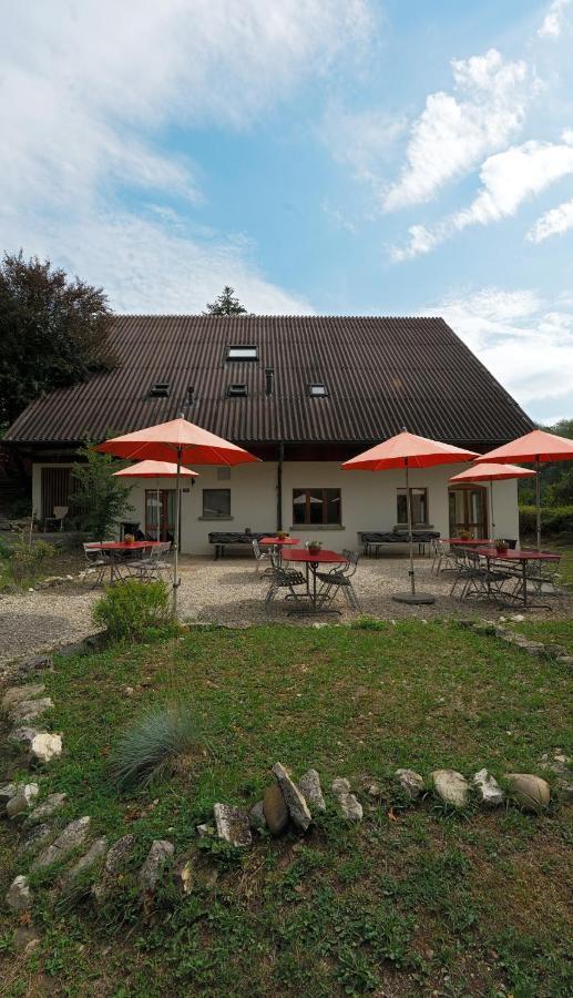 Delemont Youth Hostel Exteriör bild
