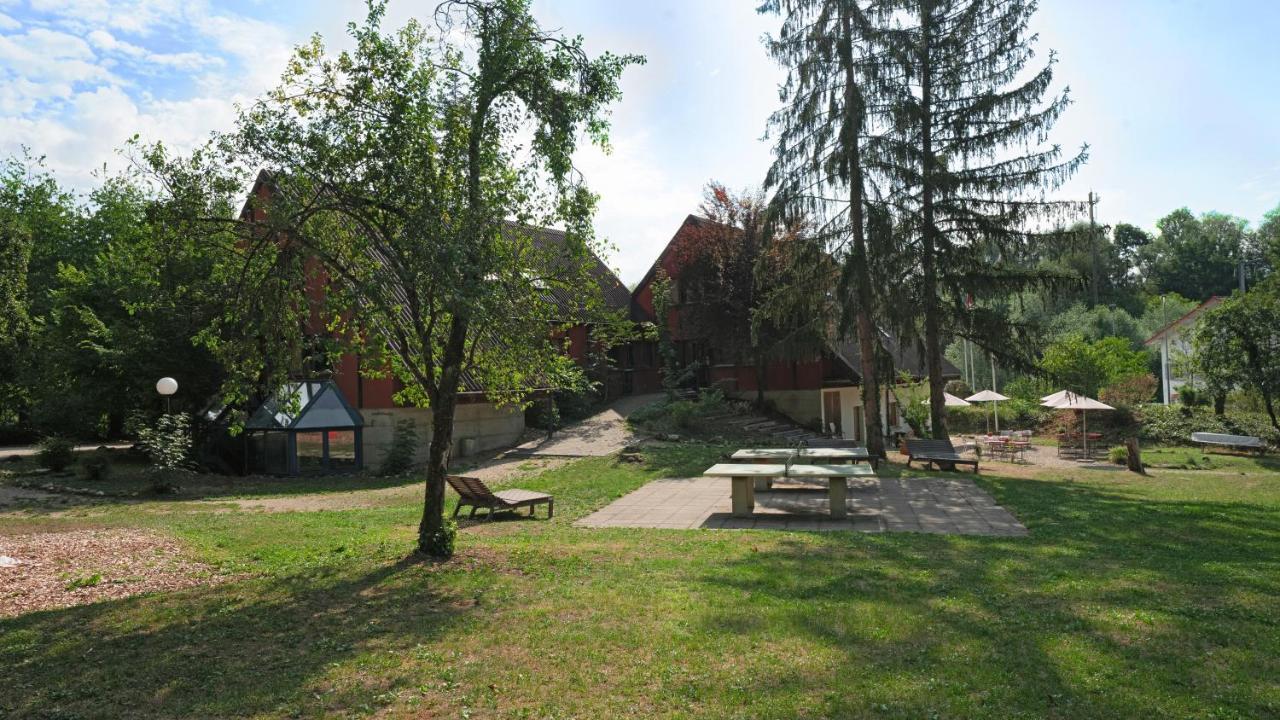 Delemont Youth Hostel Exteriör bild